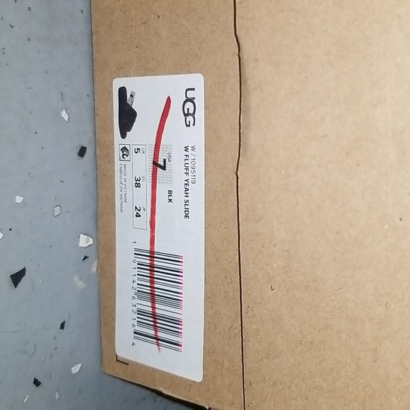 Sandals - Picture 8 of 9